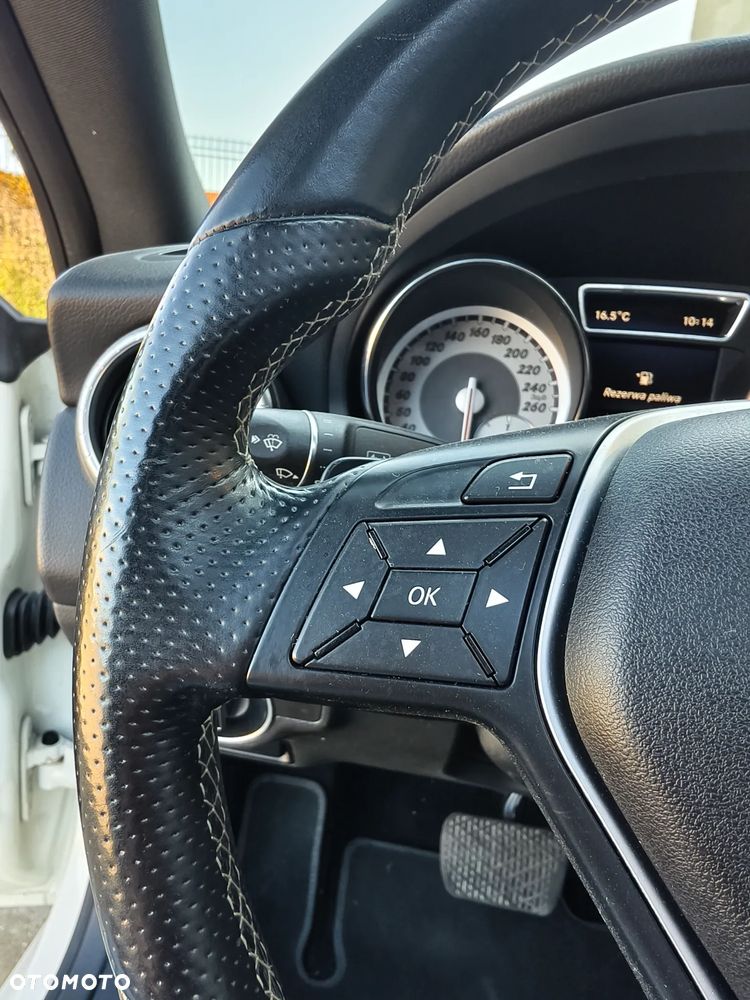 Mercedes-Benz CLA 200 7G-DCT - 23