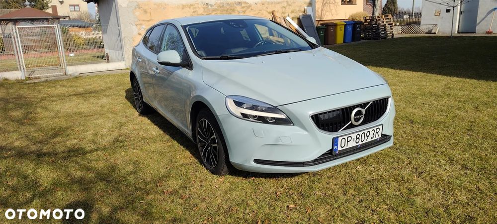 Volvo V40 D2 Momentum - 1