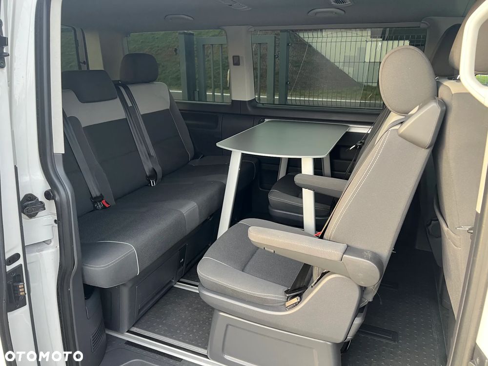 Volkswagen Multivan - 22