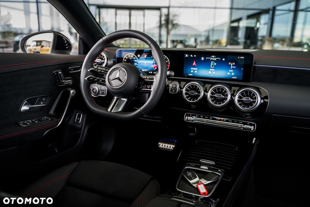 Mercedes-Benz CLA - 21