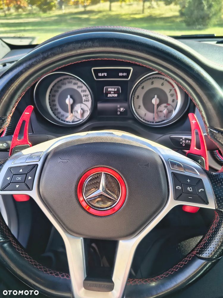Mercedes-Benz CLA 250 4-Matic AMG Line - 17