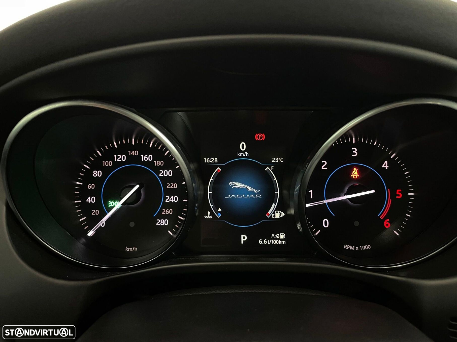 Jaguar XE 2.0 D R-Sport Aut. - 32