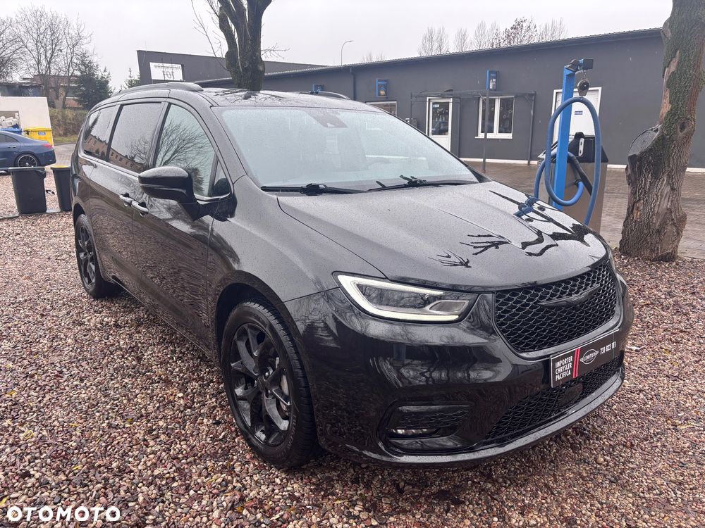 Chrysler Pacifica - 2