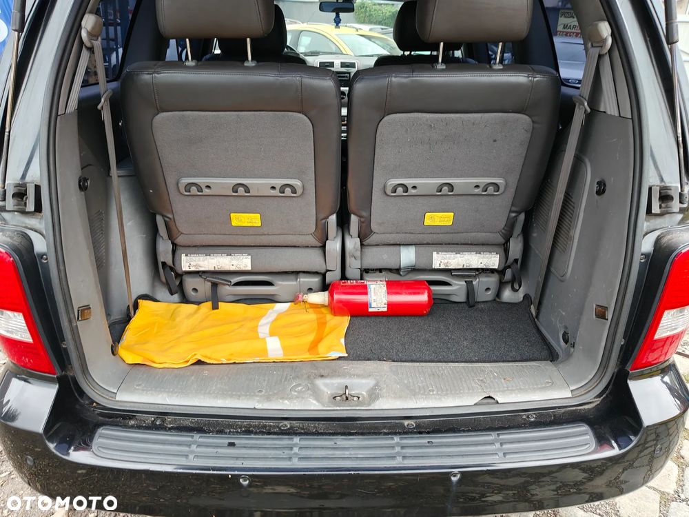 Kia Carnival CRDi Executive - 11