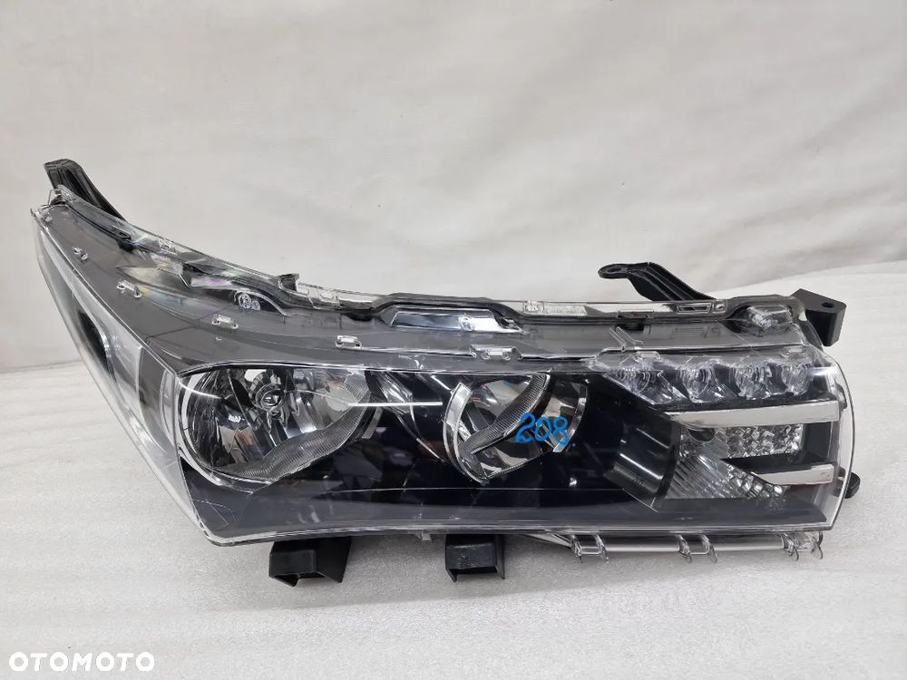 TOYOTA COROLLA E16 13- PRAWA LAMPA LED PRZEDNIA PRZÓD , NR 81110-02E71-00 , NR AUKCJI LL208 - 1