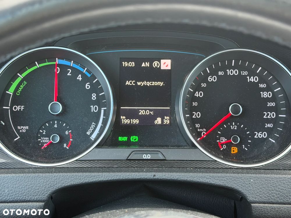 Volkswagen Golf - 21