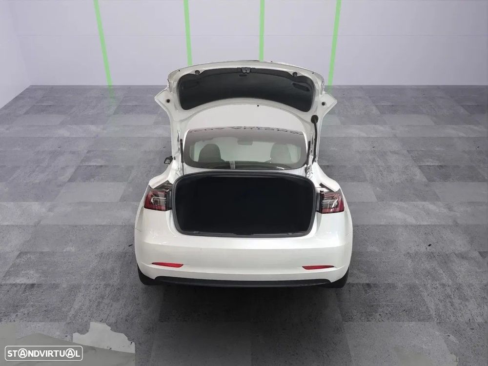 Tesla Model 3 - 5