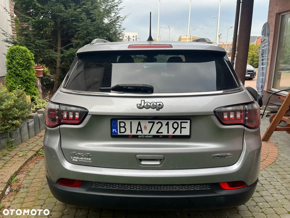 Jeep Compass - 10