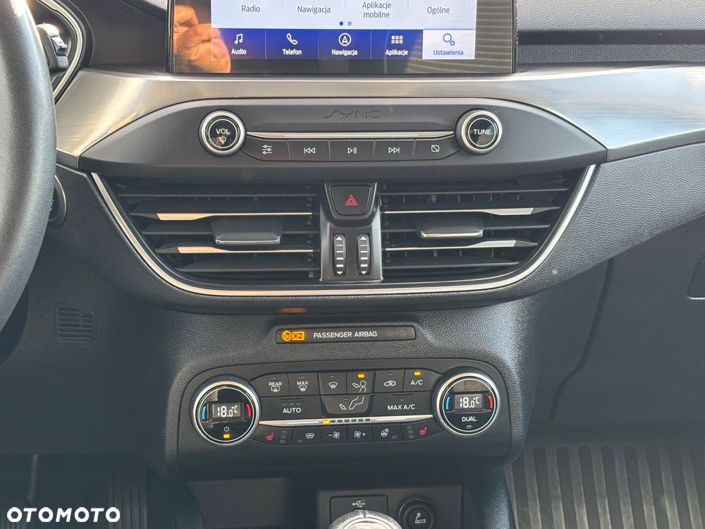 Ford Focus 1.0 EcoBoost STart-Stopp-System TITANIUM - 23