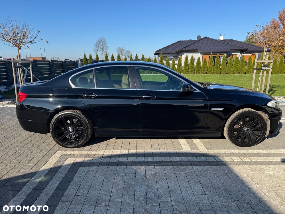 BMW Seria 5 520d Luxury Line - 11
