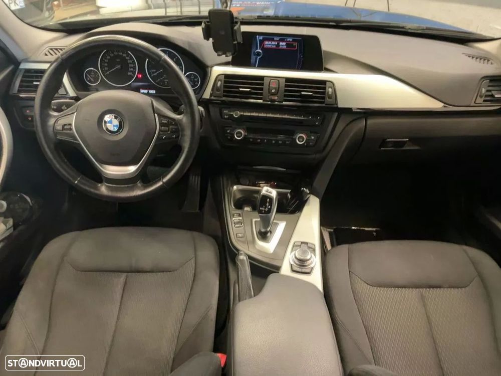 BMW 320 d Sport-Aut. Efficient Dynamics Edition Sport Line - 2