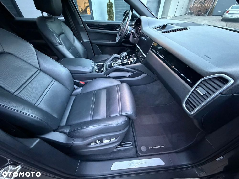Porsche Cayenne Tiptronic S Platinum Edition - 28