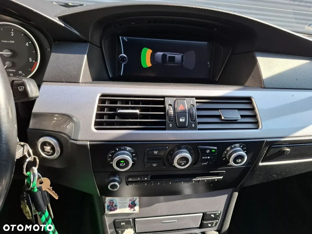 BMW Seria 5 520d Edition Exclusive - 13