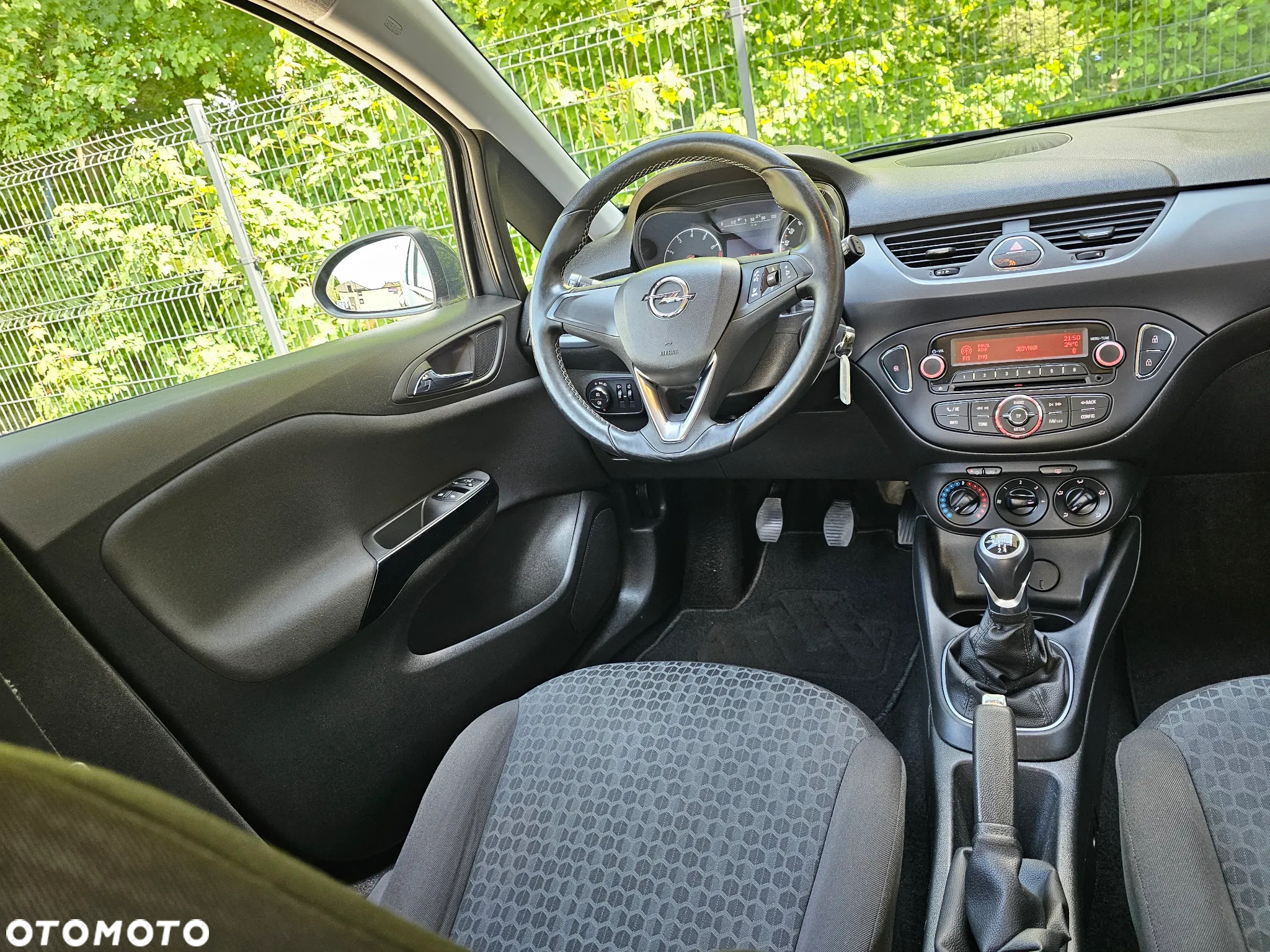 Opel Corsa 1.2 16V Essentia - 12