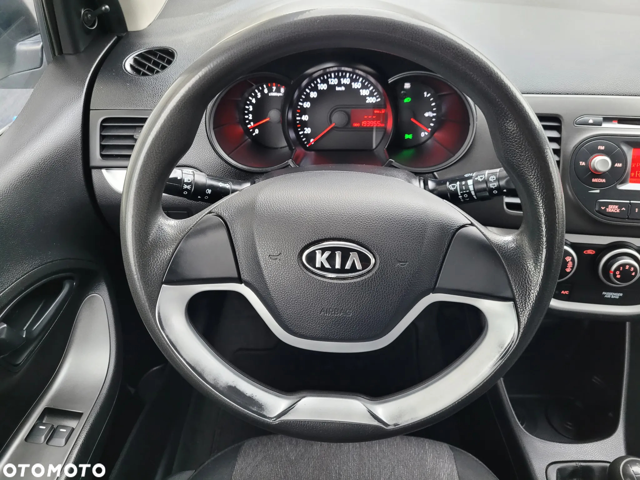 Kia Picanto 1.0 Dream Team Edition - 18