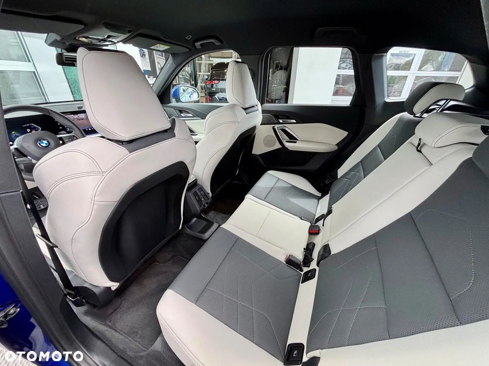 BMW X1 sDrive20i mHEV - 12