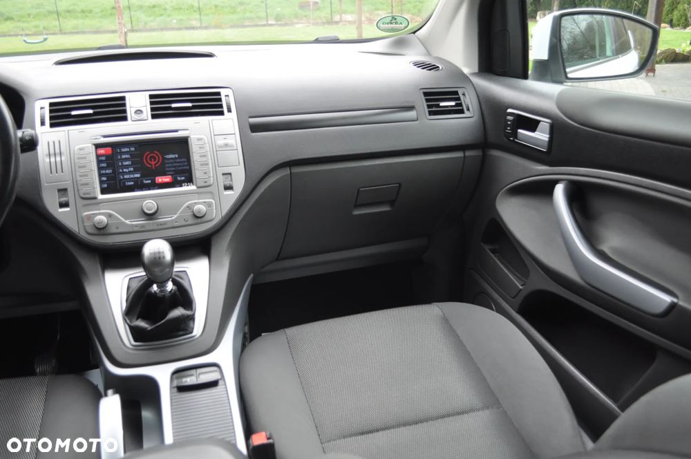 Ford Kuga 2.0 TDCi 2x4 Titanium - 26