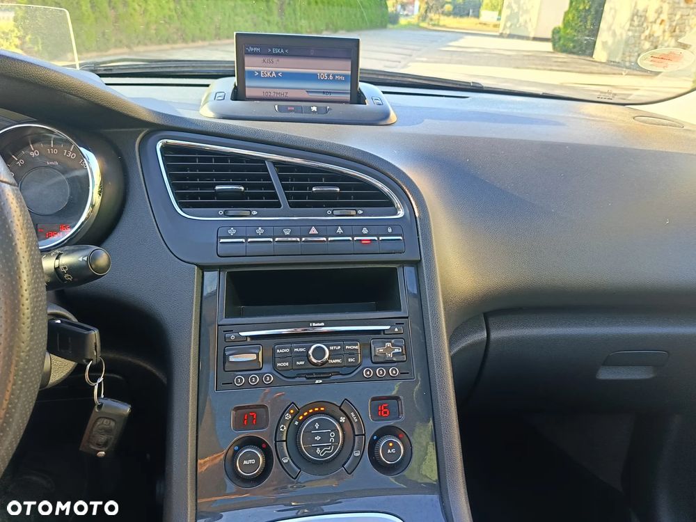 Peugeot 5008 155 THP Automatik Platinum - 17