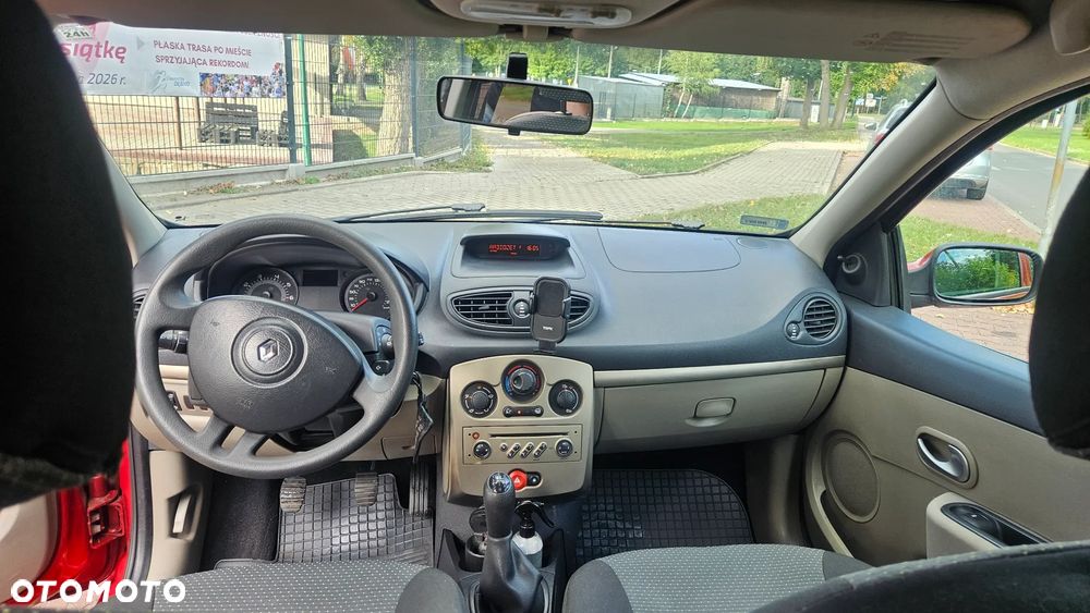 Renault Clio - 17