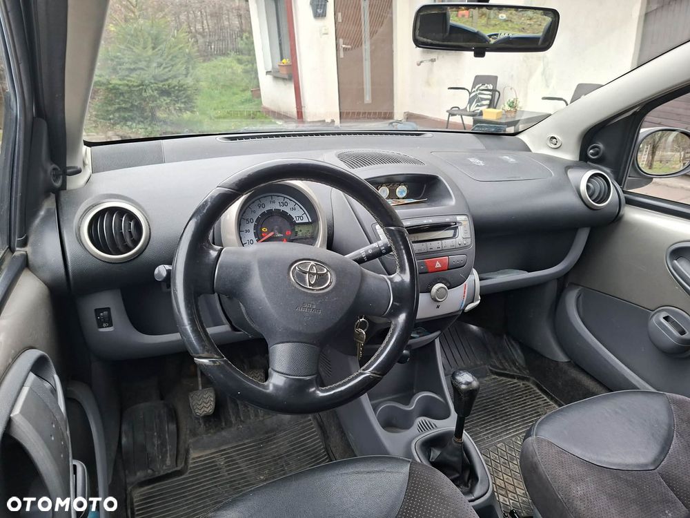 Toyota Aygo Standard - 14