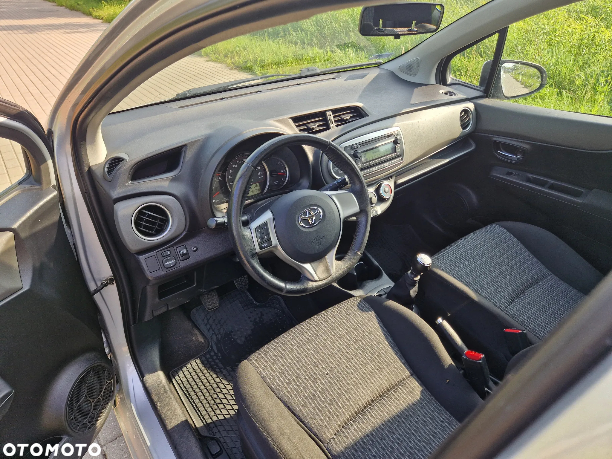 Toyota Yaris 1.4 D-4D Active - 10