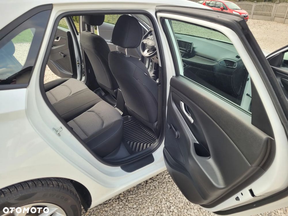 Hyundai i30 1.4 Family - 25