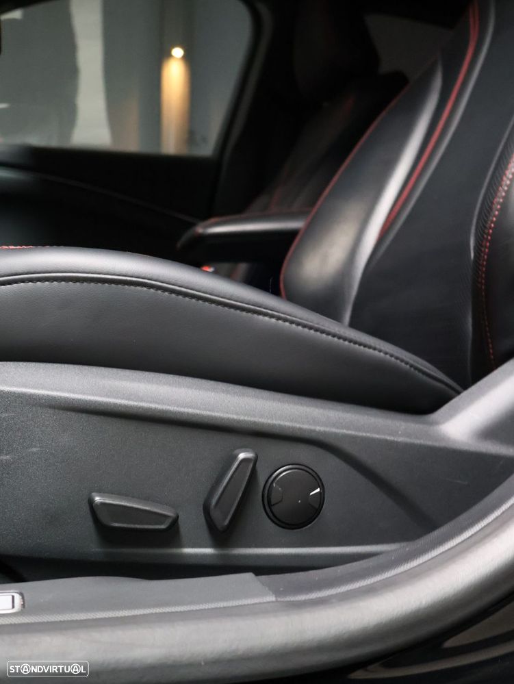 Ford Mustang Mach-E AWD PREMIUM - 20