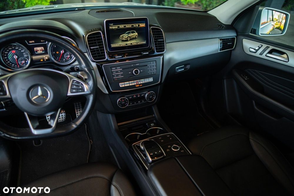 Mercedes-Benz GLE - 22