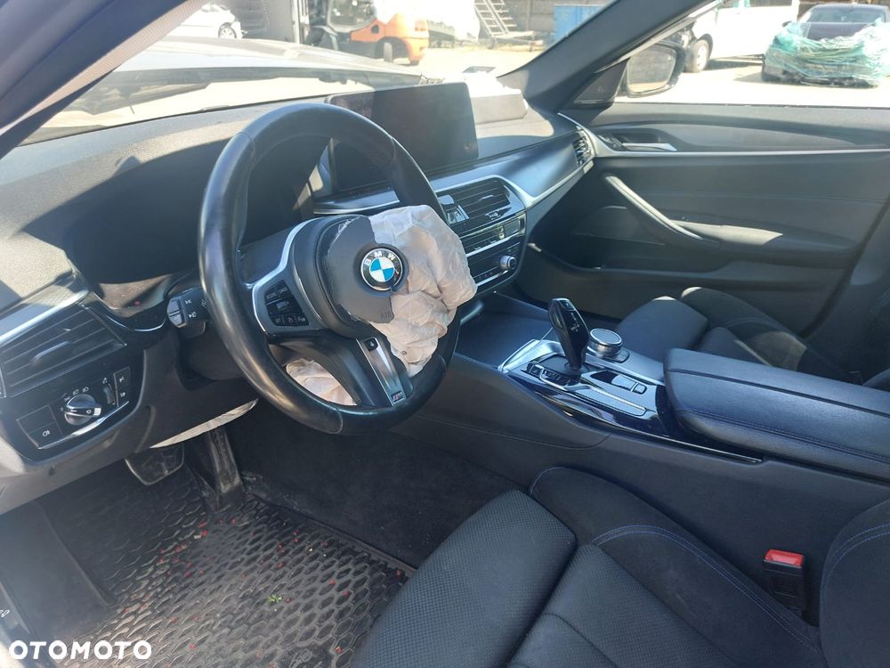 BMW Seria 5 520d xDrive MHEV M Sport sport - 7