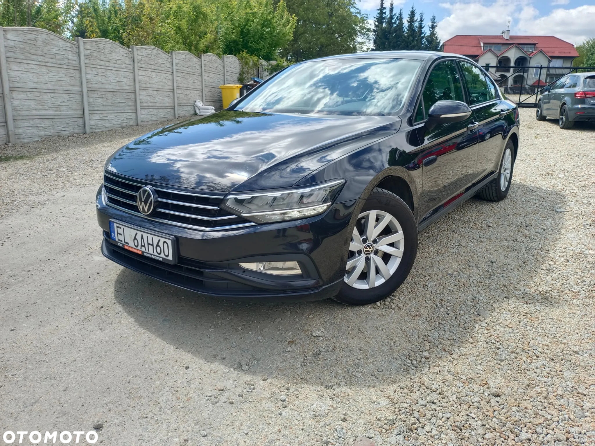 Volkswagen Passat - 2