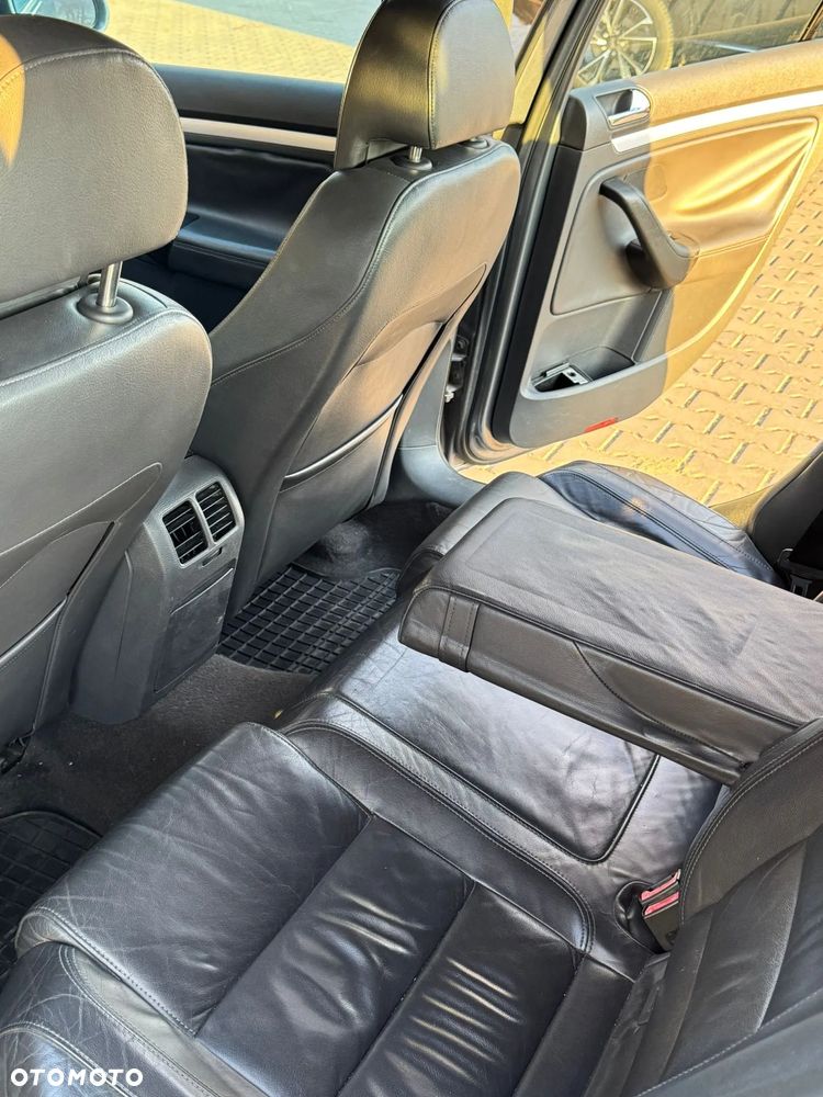 Volkswagen Golf - 27
