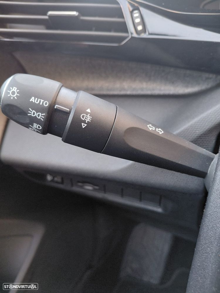 Peugeot 308 SW 1.5 BlueHDi Allure EAT8 - 11