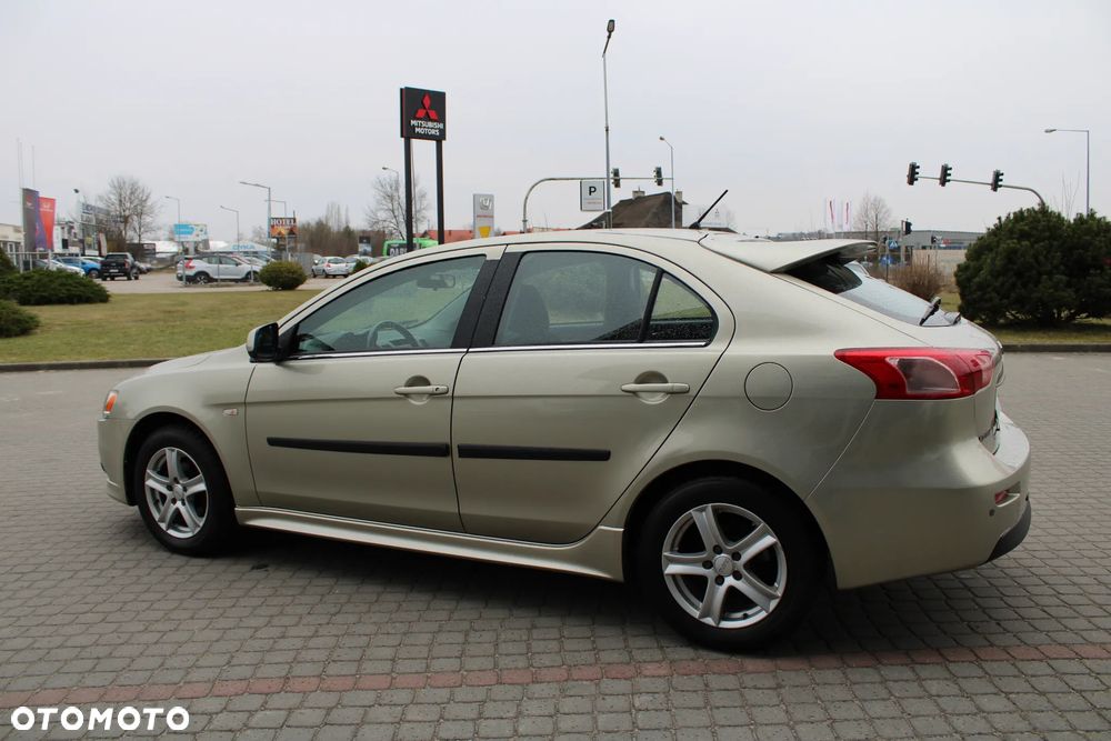 Mitsubishi Lancer 1.8 Invite - 9