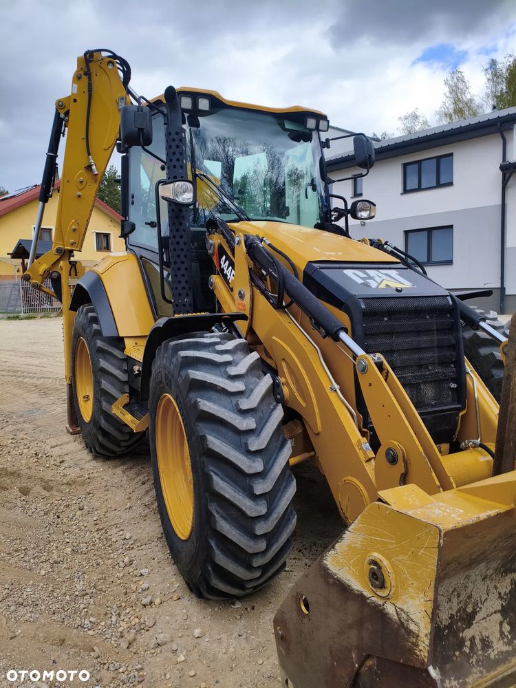 Caterpillar 444F2 - 3