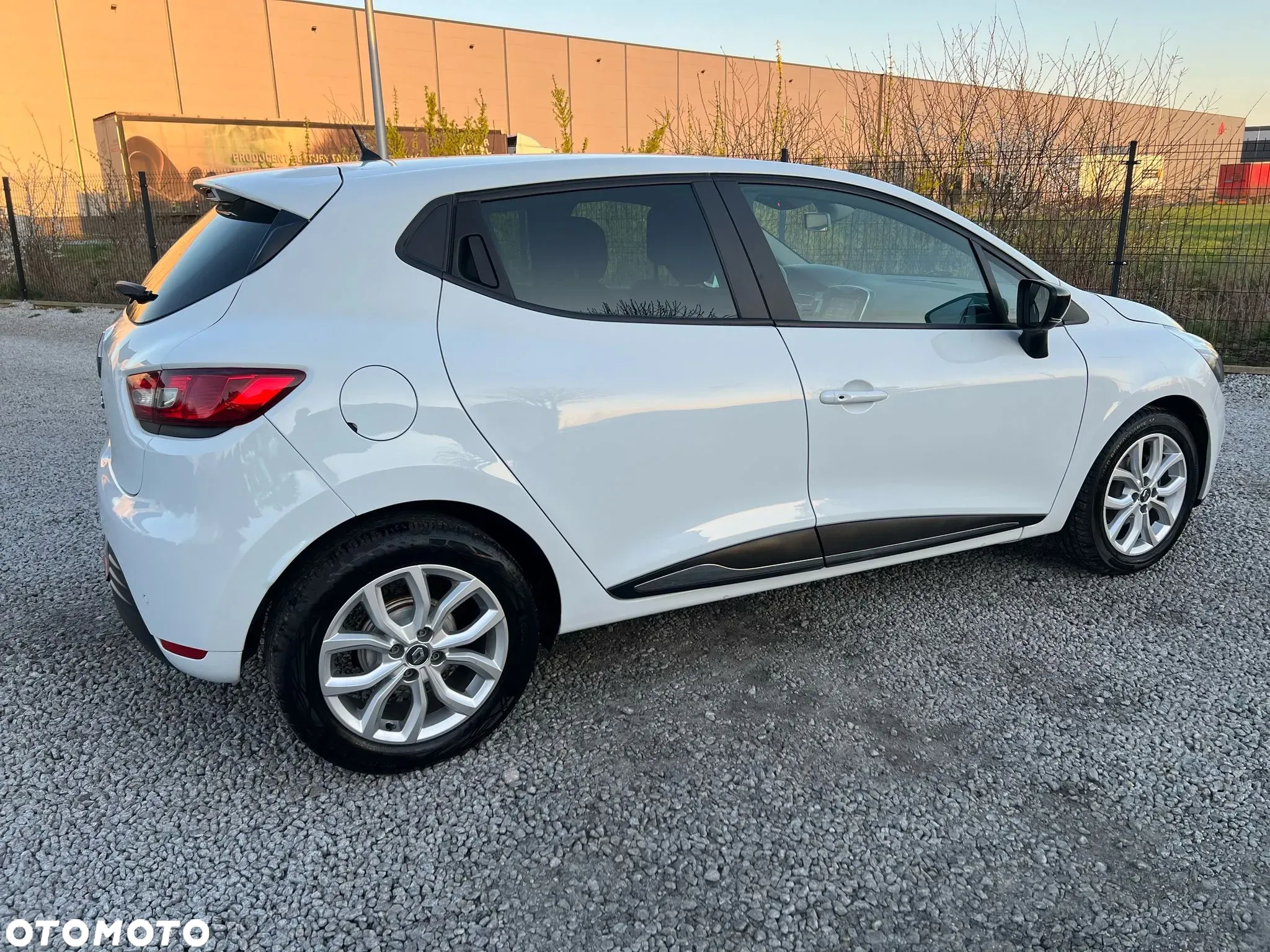 Renault Clio TCe 75 Start & Stop COLLECTION - 10