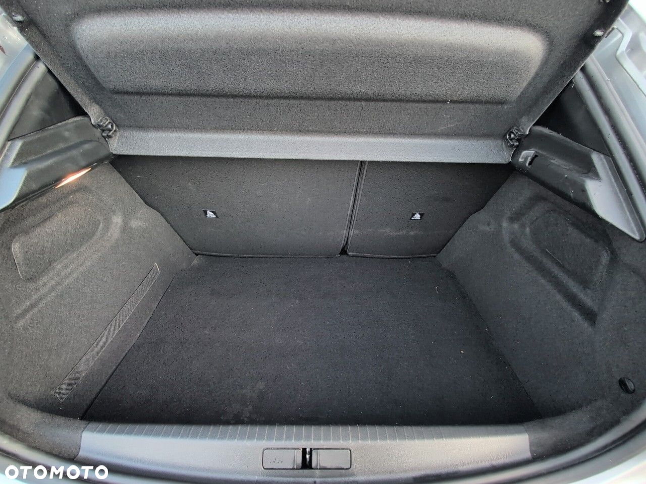 Peugeot 208 1.2 PureTech Allure Pack S&S EAT8 - 6