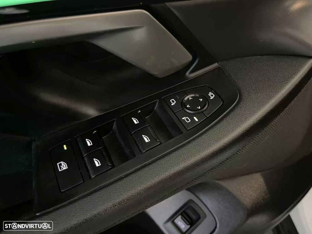 BMW i5 eDrive40 - 42