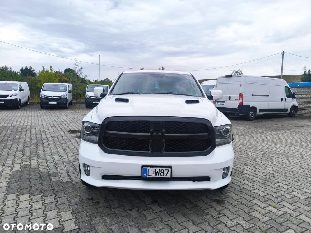 Dodge RAM - 8