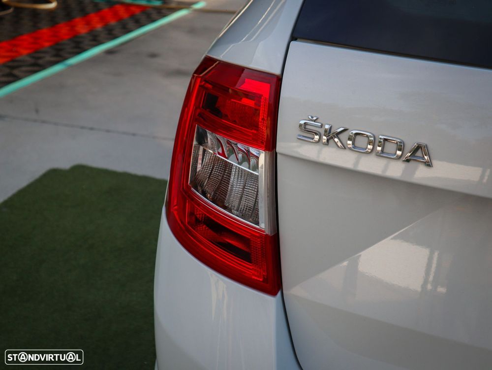 Skoda Octavia Break 2.0 TDI RS DSG - 11