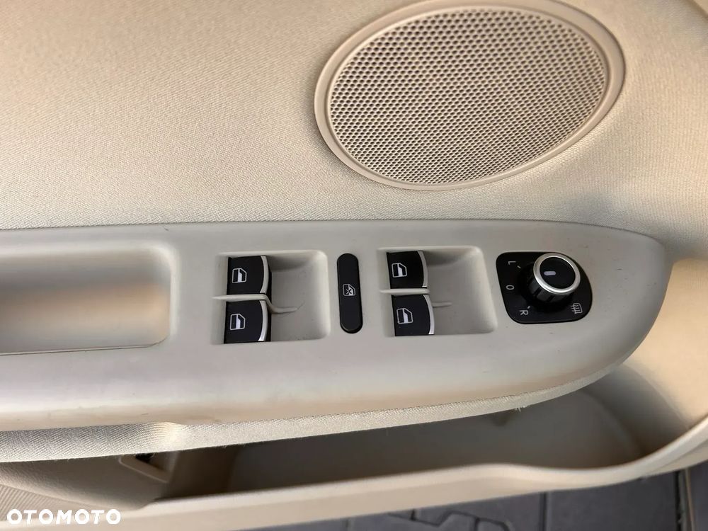 Volkswagen Golf Plus - 17