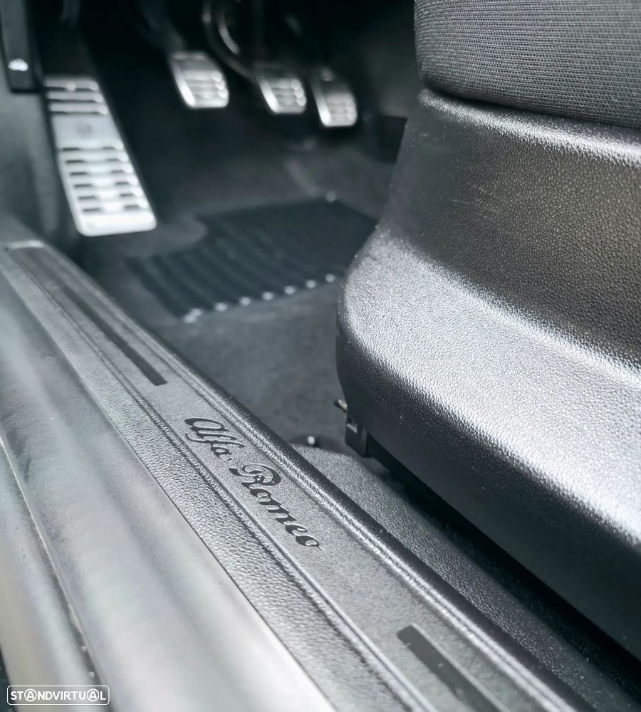 Alfa Romeo MiTo - 21