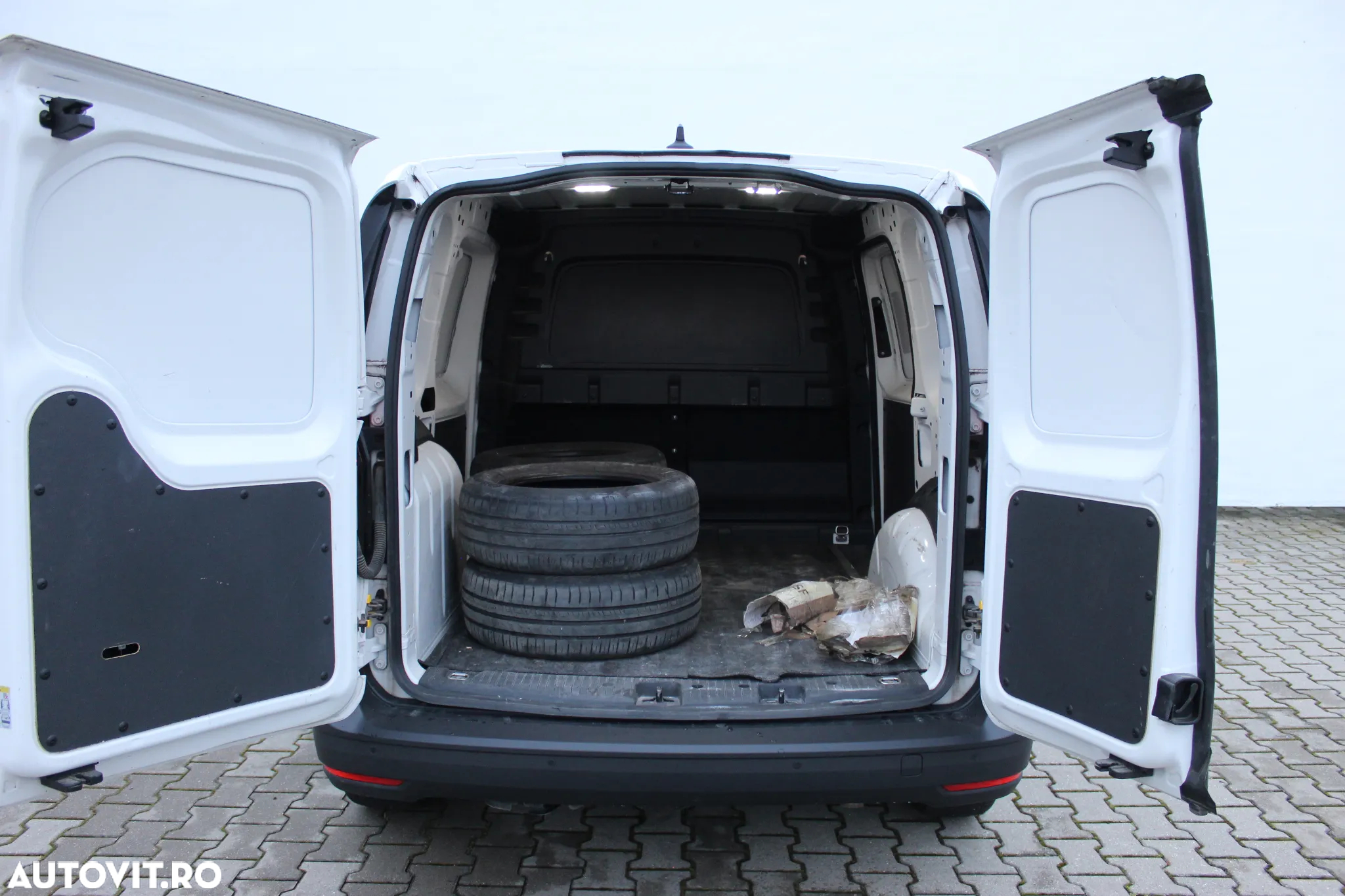 Volkswagen Caddy Cargo 2.0 TDI 75 kW - 19