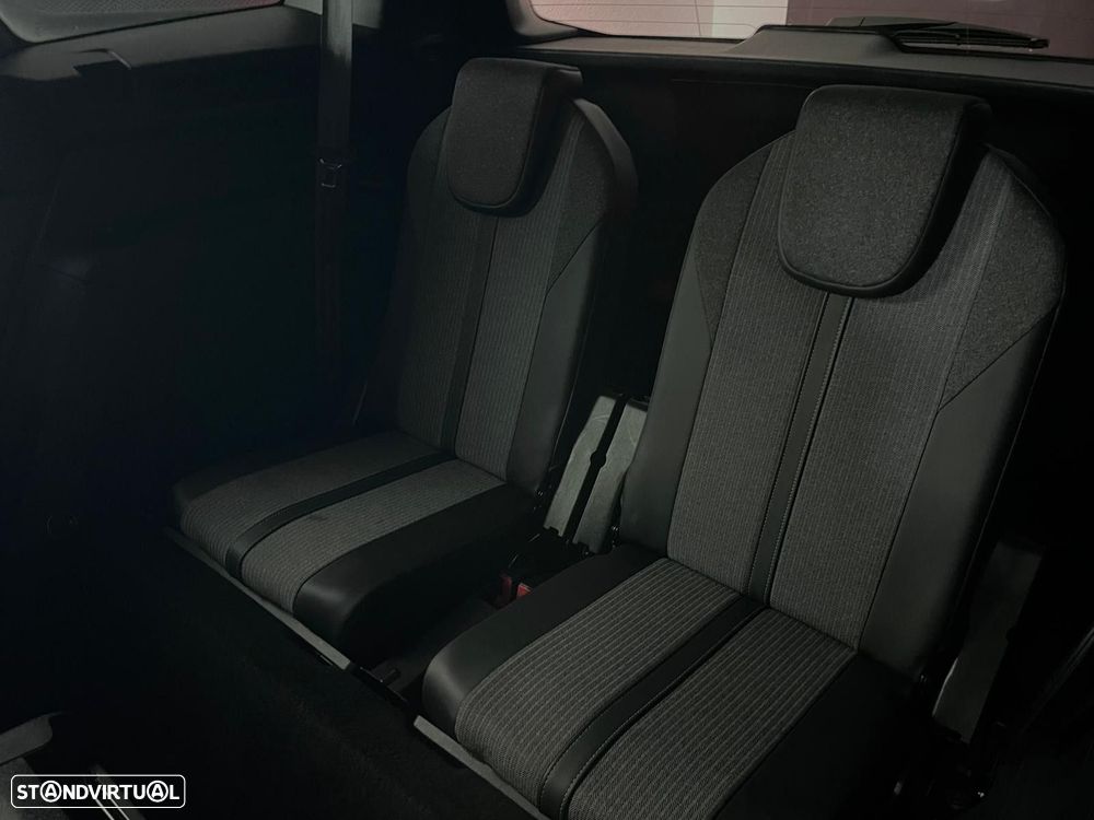 Peugeot 5008 1.2 PureTech Allure EAT8 - 24