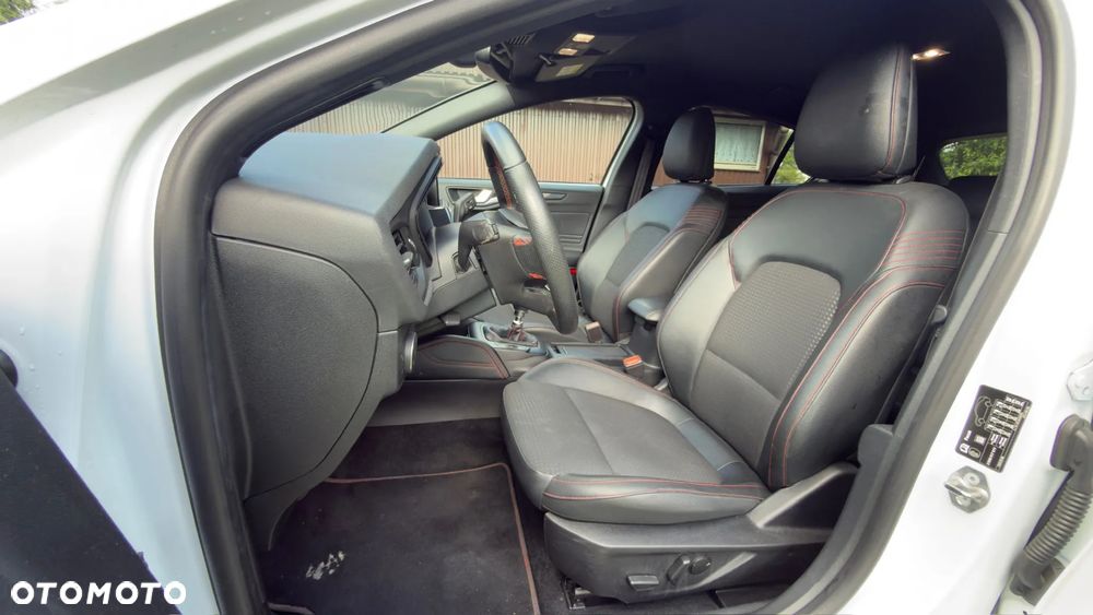 Ford Focus 1.0 EcoBoost mHEV ST-Line - 13