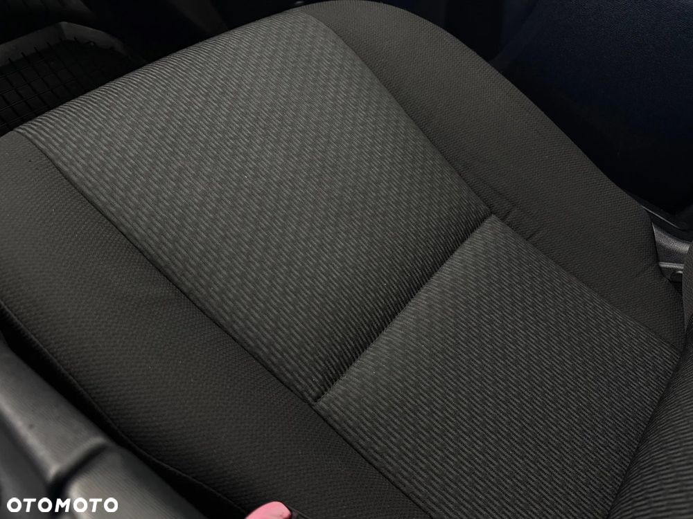Toyota Avensis 2.0 D-4D Luna - 20