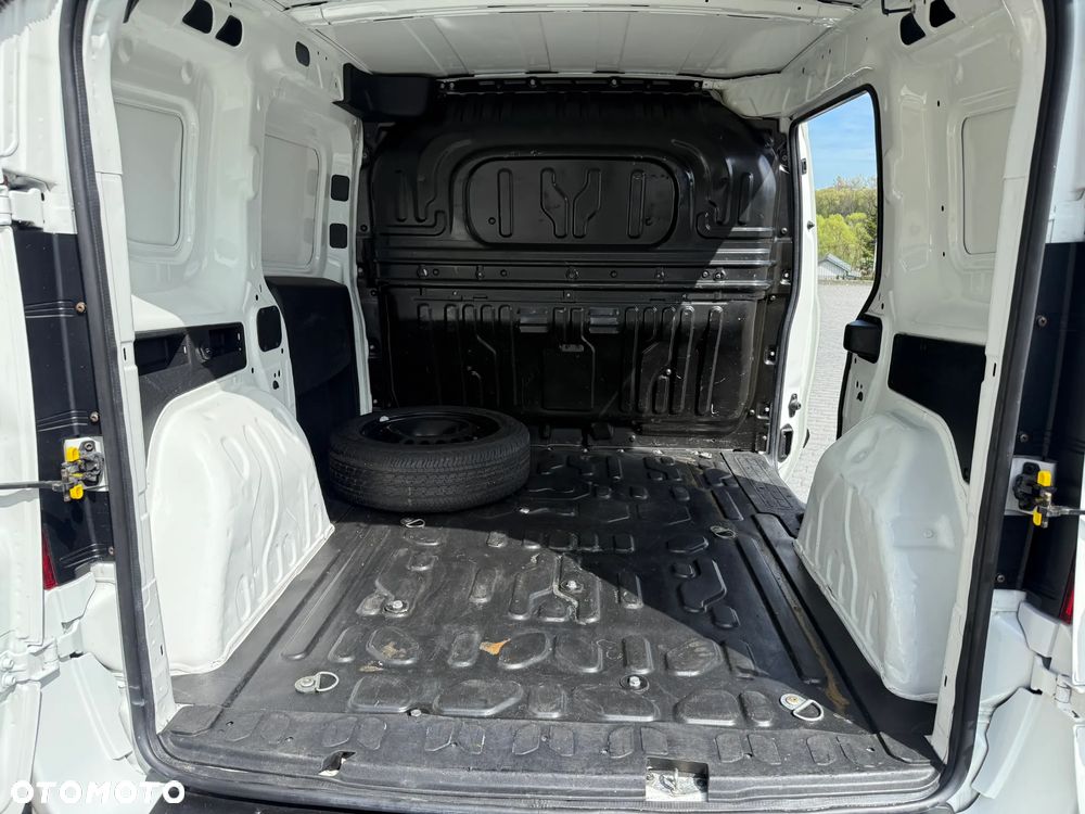 Fiat Doblo Furgon 3 Osobowy - 10