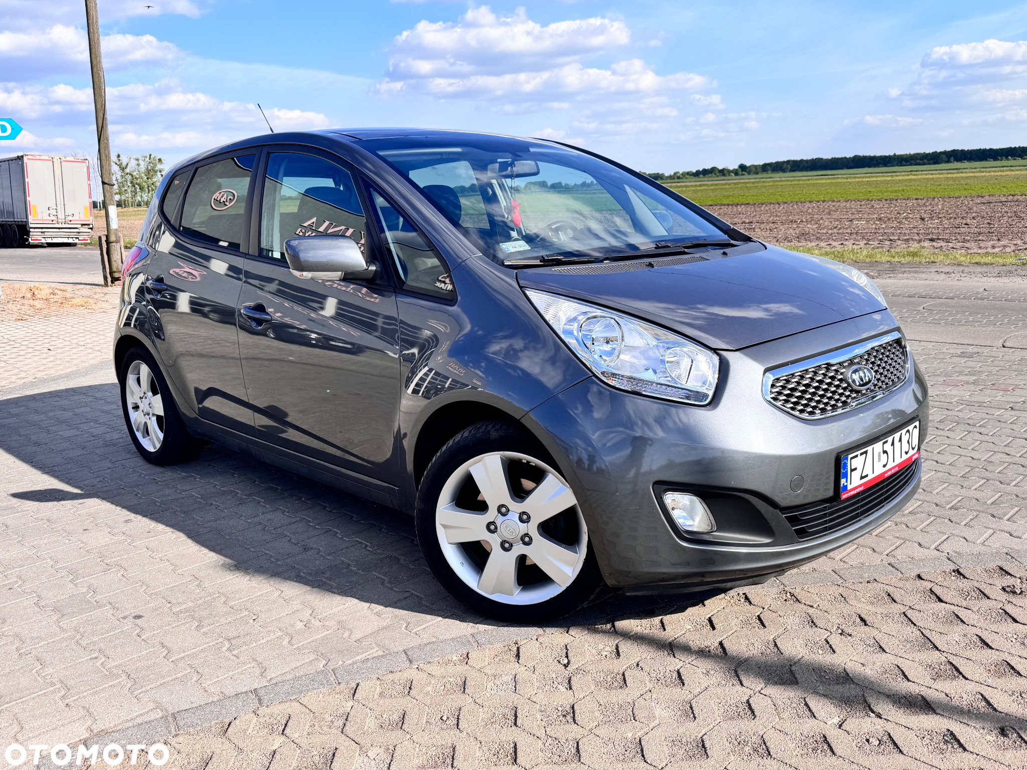 Kia Venga - 7