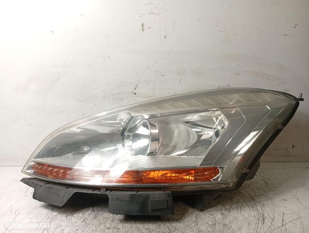 FAROL ESQUERDO CITROEN C4 PICASSO - 1