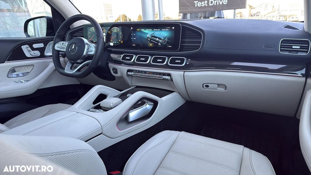 Mercedes-Benz GLS - 33