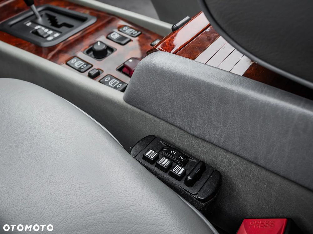 Mercedes-Benz Klasa E - 27